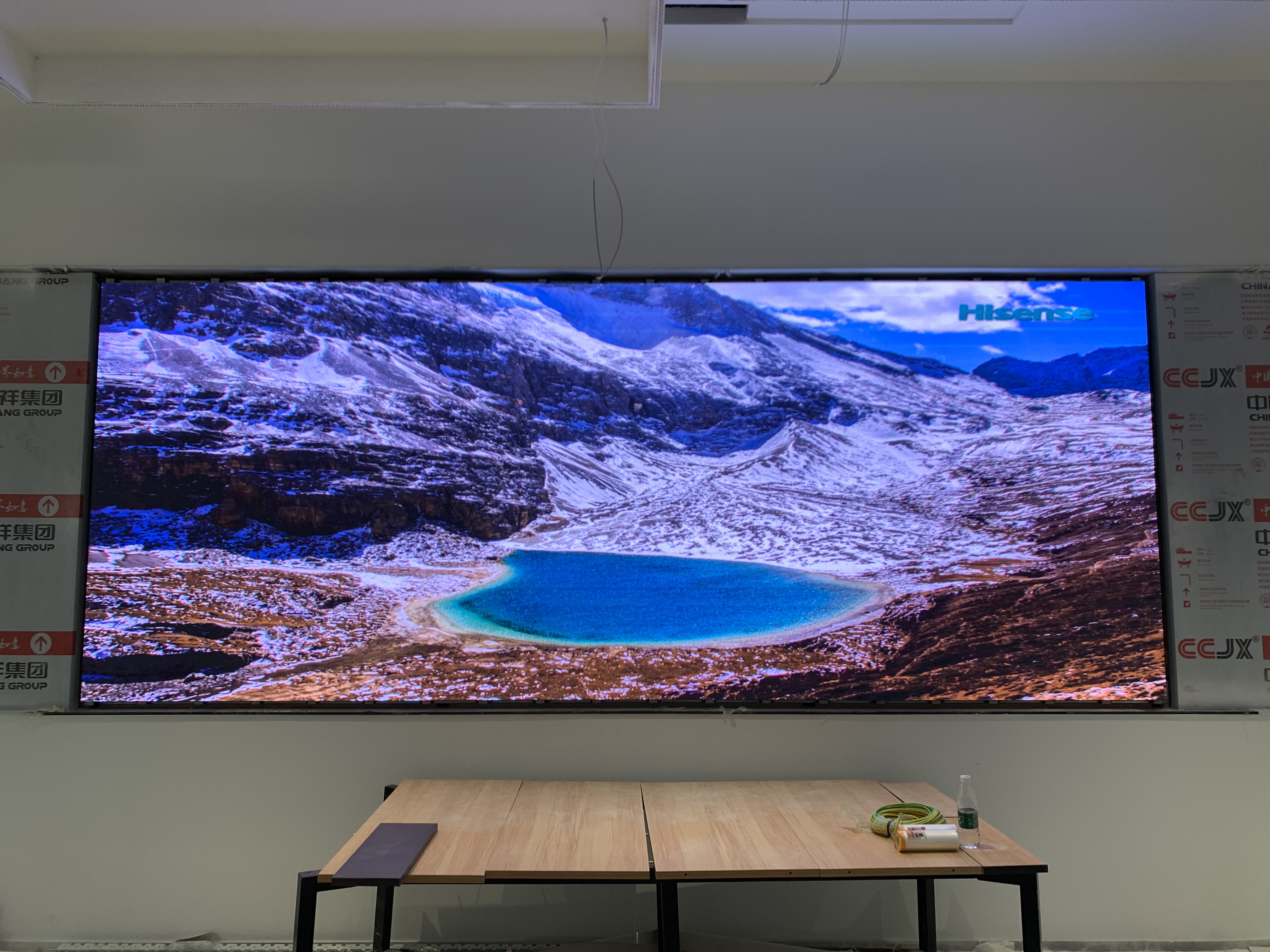 日常維護(hù)中，如何快速定位和修復(fù)顯示屏的局部壞點(diǎn)、花屏問(wèn)題？